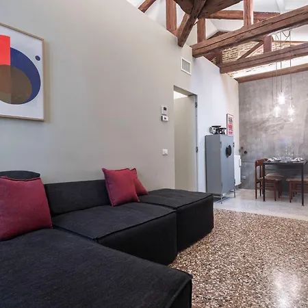 Ca Delle Capriate, An Intimate Retreat At Ca D'oro Apartmán