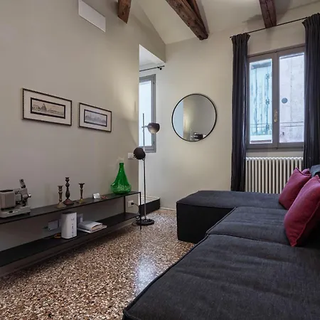 Ca Delle Capriate, An Intimate Retreat At Ca D'oro *