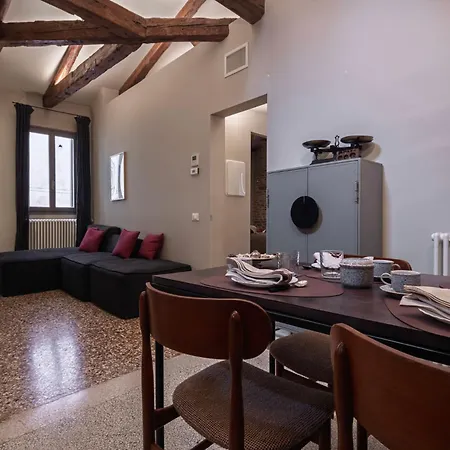 Апартаменты Ca Delle Capriate, An Intimate Retreat At Ca D'oro